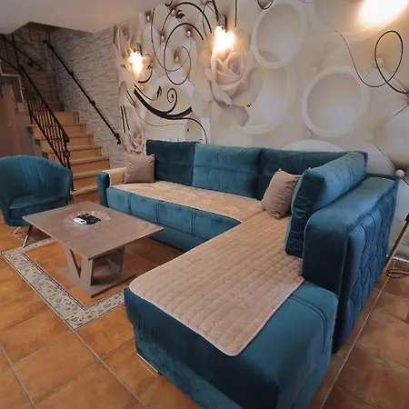 Gold Lux Apartment